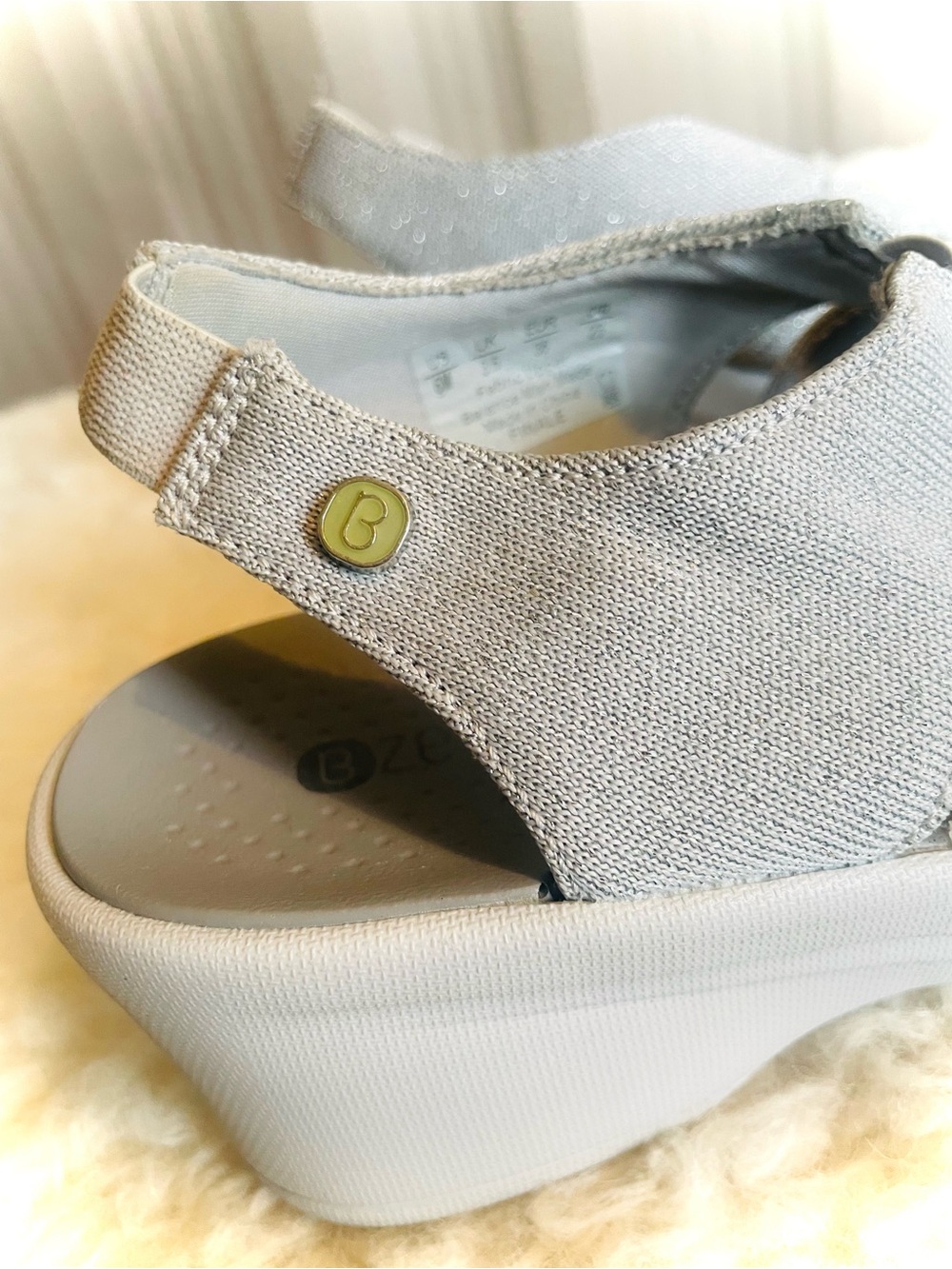 Bzees Finale Wedge Sling back Wedge Sandal Machine Washable Silver Sparkle 6M - Picture 8 of 12